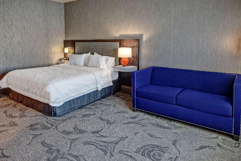 غرفة قياسية سرير كينج, Hampton Inn Fresno Airport