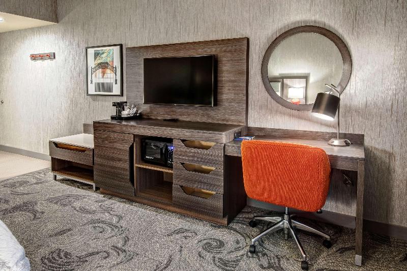 غرفة قياسية سرير كينج, Hampton Inn Fresno Airport