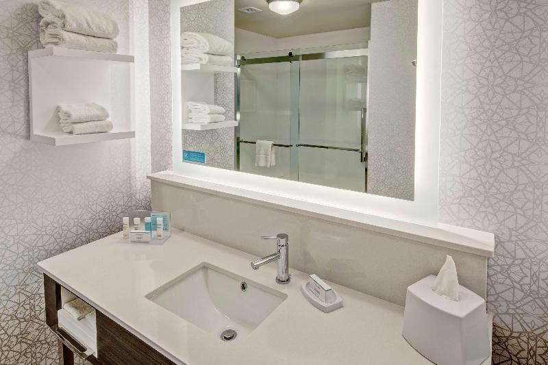 غرفة قياسية سرير كينج, Hampton Inn Fresno Airport