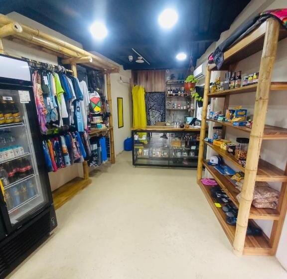 스탠다드 스튜디오 풀장 전망, Tres Palmas