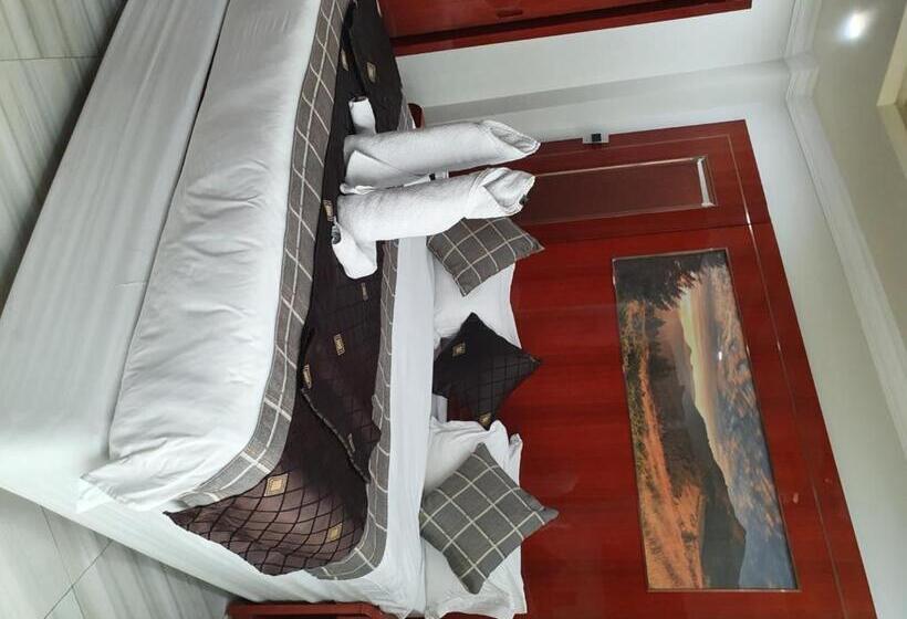 اتاق لوکس, Jaromax Palace