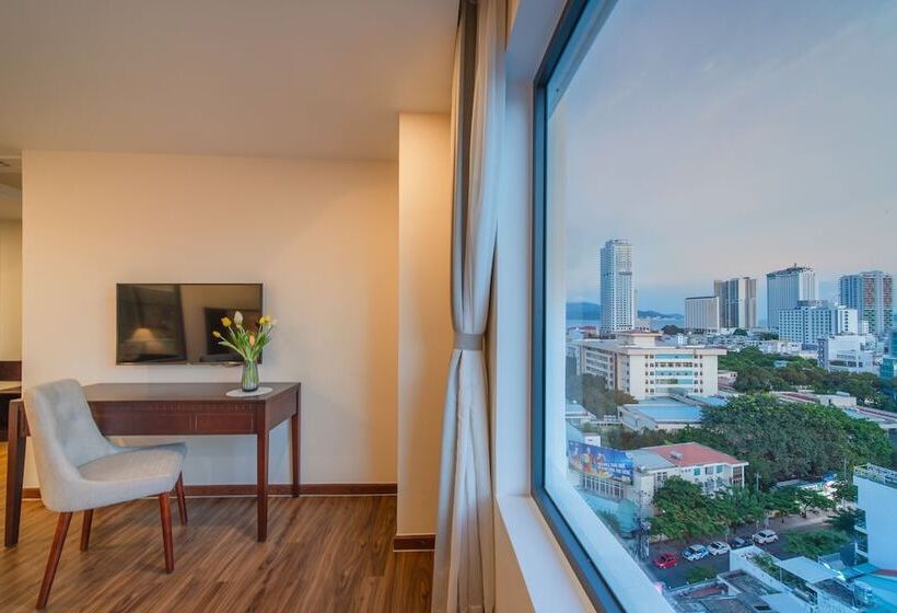 اتاق لوکس با چشمانداز شهر, Florida