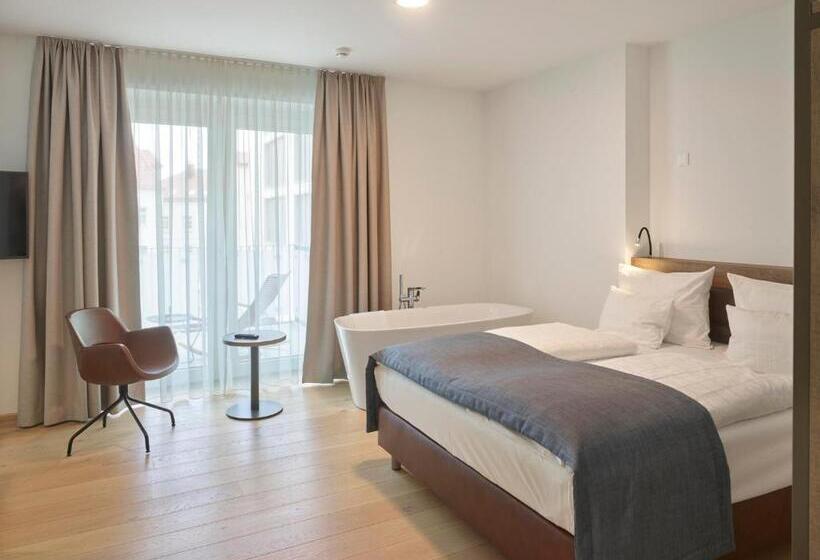 Номер Комфорт, Aiden By Best Western Biberach