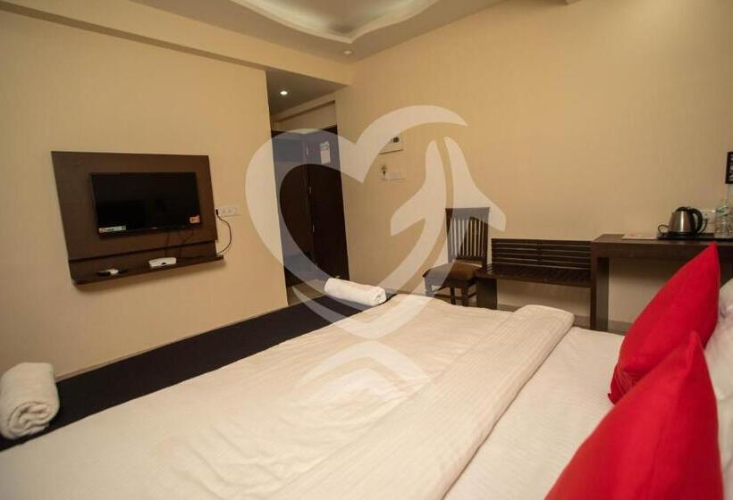 Executive Room, De Alcazar Calangute