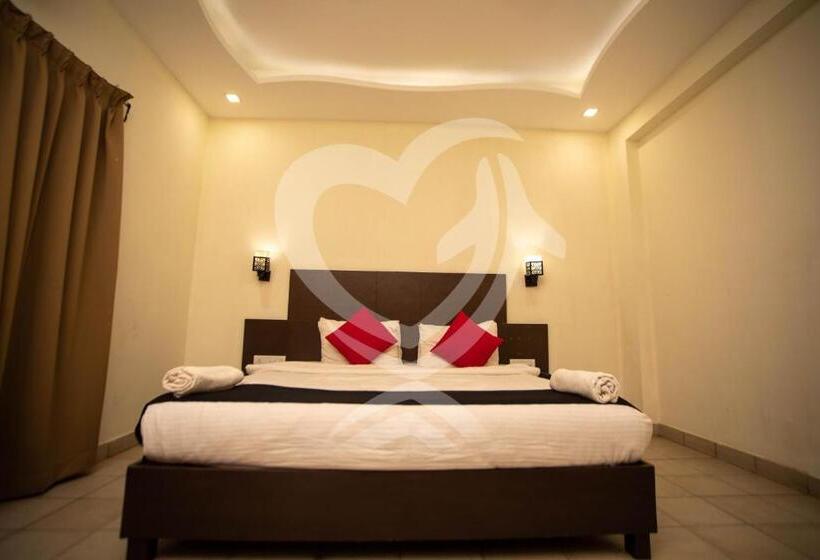 Executive Room, De Alcazar Calangute