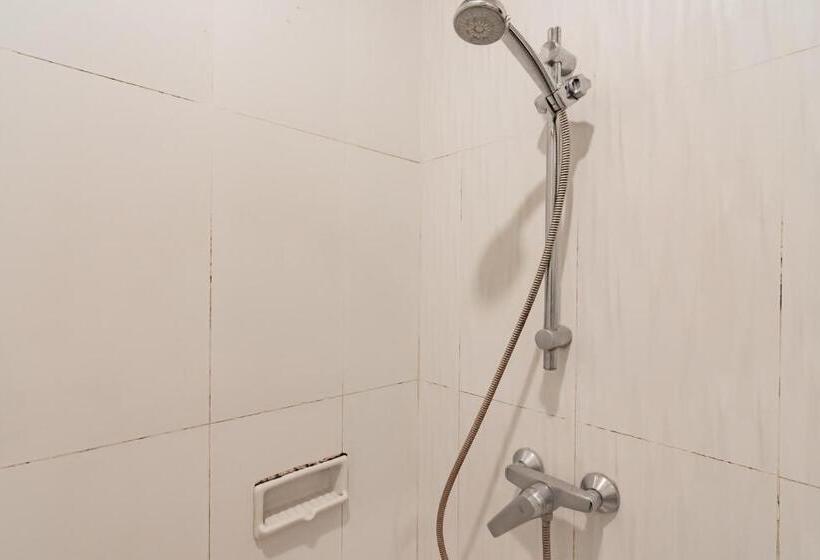 デラックスルーム, Reddoorz Near Simpang Dago 2