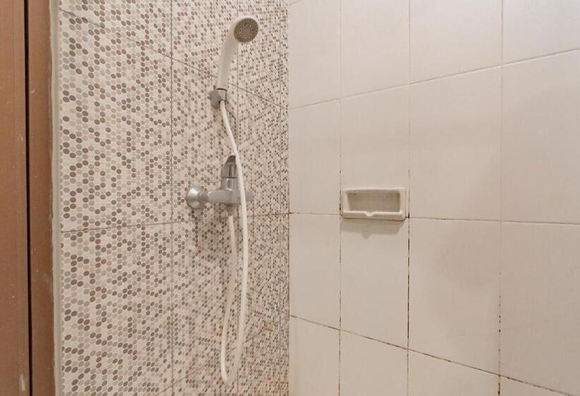 デラックスルーム, Reddoorz Near Simpang Dago 2