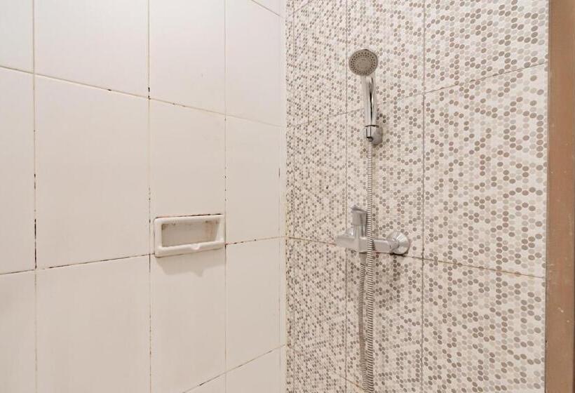 スイート, Reddoorz Near Simpang Dago 2