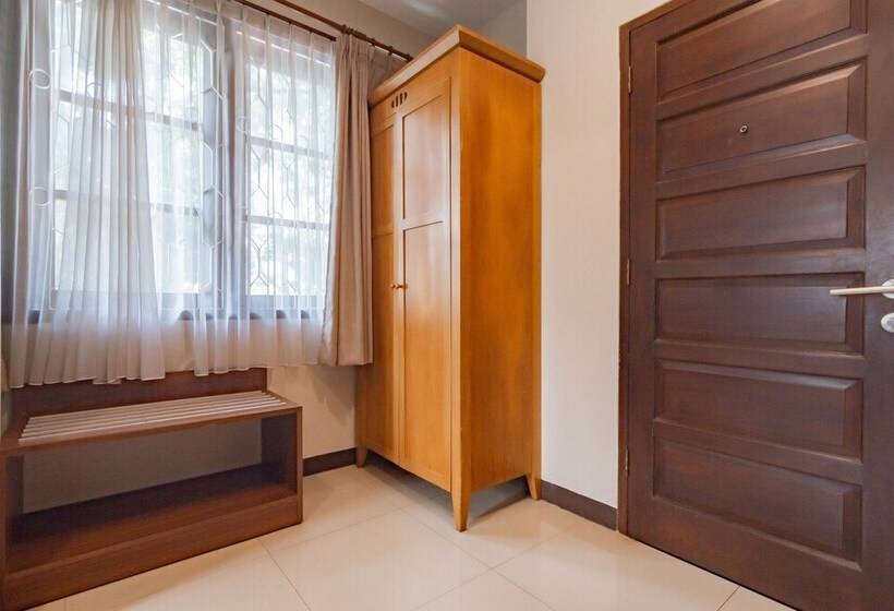 デラックスルーム, Reddoorz Near Simpang Dago 2