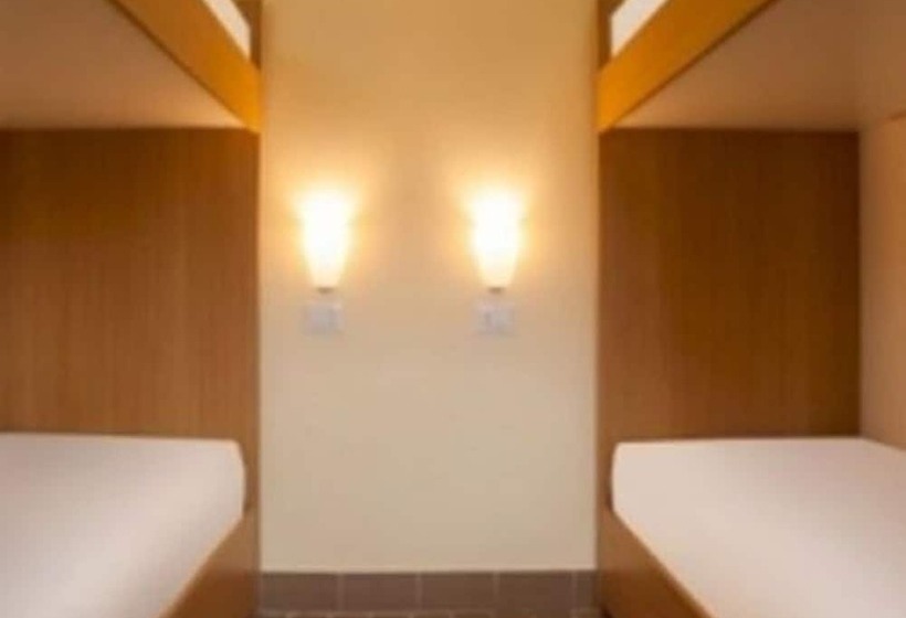 共用房间的床, New Generation Hostel Tirana Center