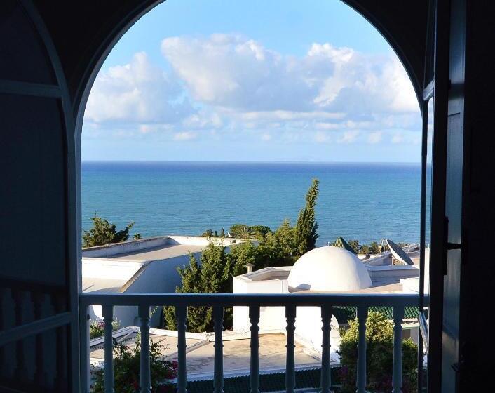 سوییت با چشم‌انداز دریا, Villa Edo