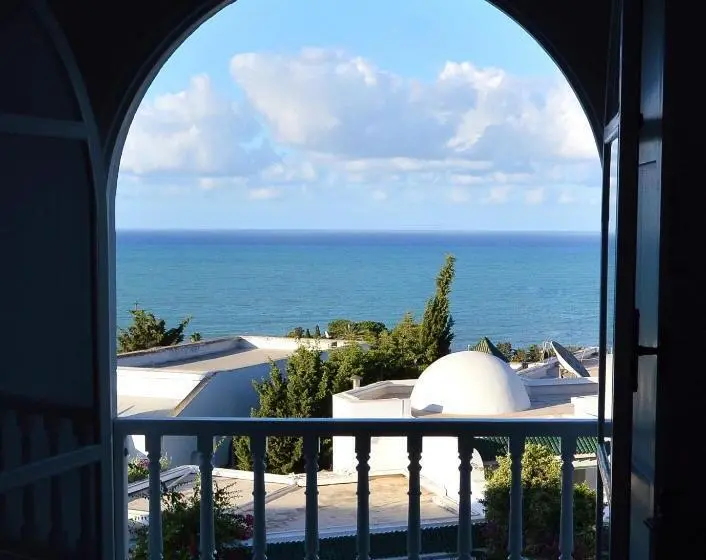 سوییت با چشم‌انداز دریا, Villa Edo