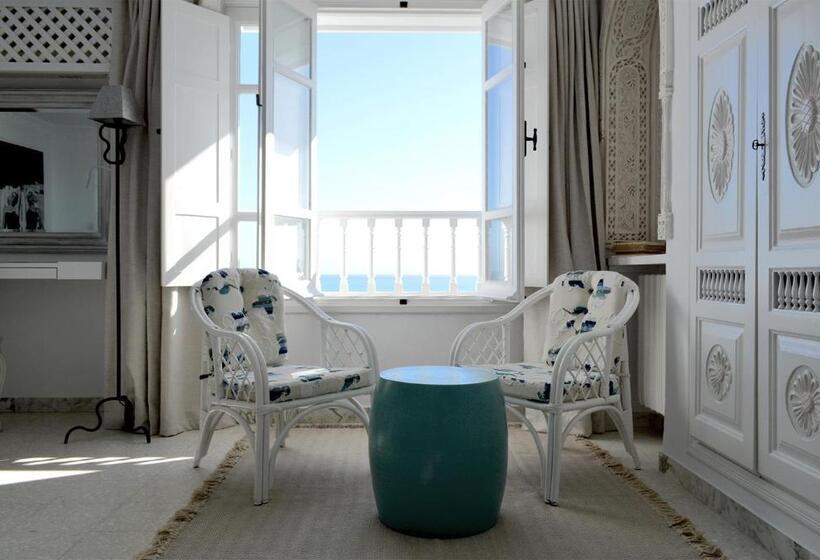 سوییت با چشم‌انداز دریا, Villa Edo