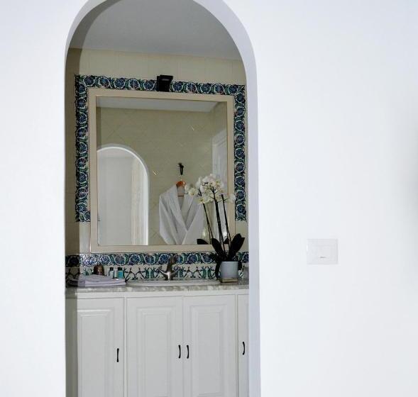 سوئیت جونیور با تراس, Villa Edo