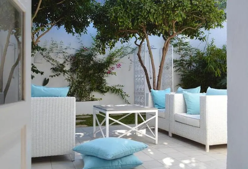 سوئیت جونیور با تراس, Villa Edo