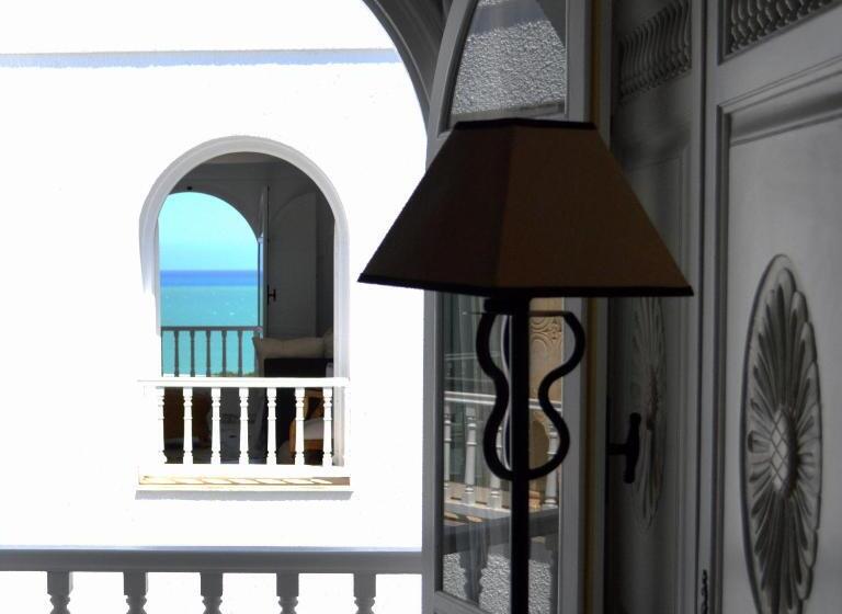 سوییت با چشم‌انداز باغ, Villa Edo