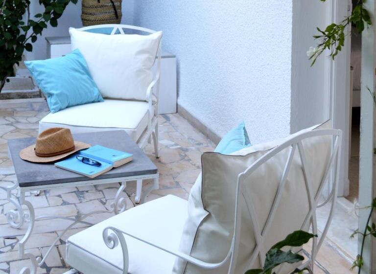 سوییت با چشم‌انداز باغ, Villa Edo