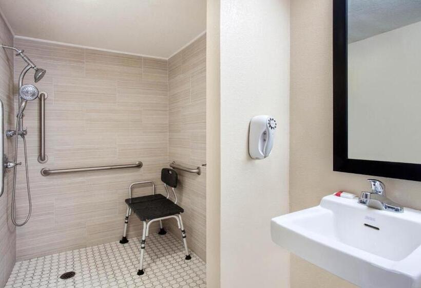 חדר סטנדרט, מיטת קינג, מותאם לאדם עם מוגבלויות, Baymont By Wyndham Lake City