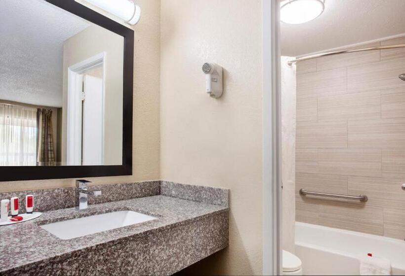 Люкс Deluxe Кровать Кинг, Baymont By Wyndham Lake City