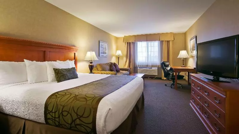 身障者適用キングサイズベッドルーム, Best Western Plus Kennewick Inn