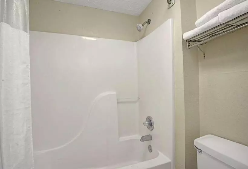 スタンダードルーム, Travelodge By Wyndham Montgomery East