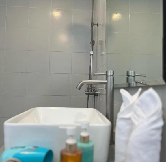 اتاق لوکس, Lagoon Villa Thoddoo