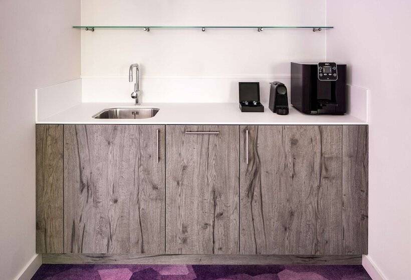 Junior Suite, Yotel Amsterdam