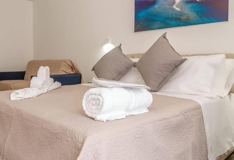 اتاق استاندارد چهار تخته, Mediterraneo Palace Luxury Affittacamere