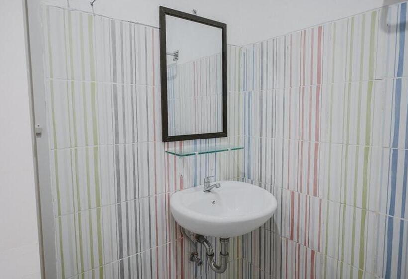 스탠다드 룸, Reddoorz Near Gatot Subroto Lampung 2