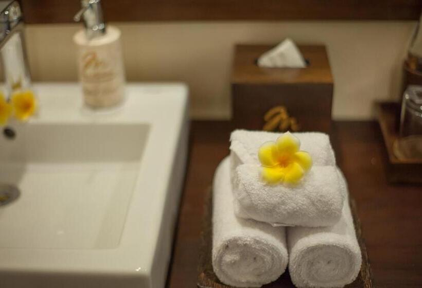 스위트 킹사이즈 침대, The Mudru Resort By Pramana Villas