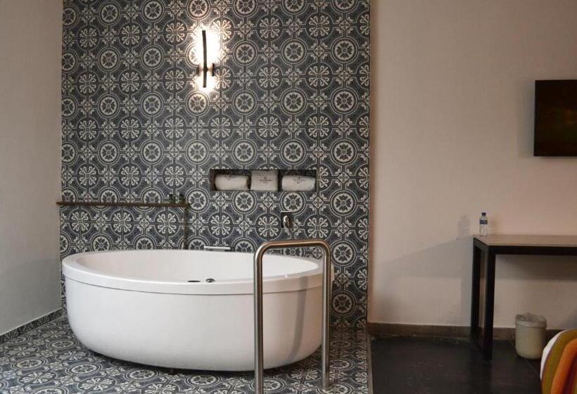 جناح سرير كينج, Hangar Select Aeropuerto Guadalajara