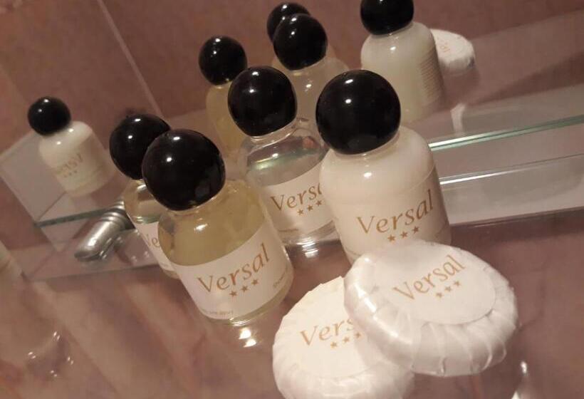 سوئیت با وان آب گرم, Versal