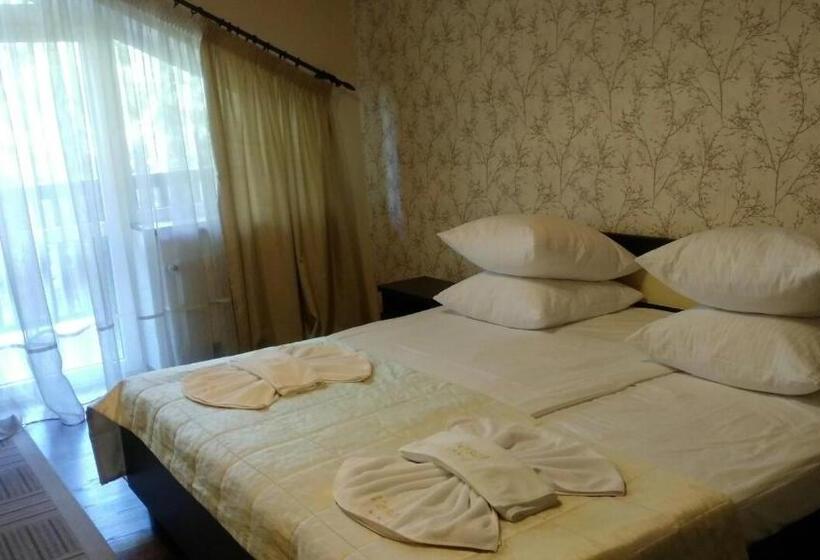 سوئیت با وان آب گرم, Versal