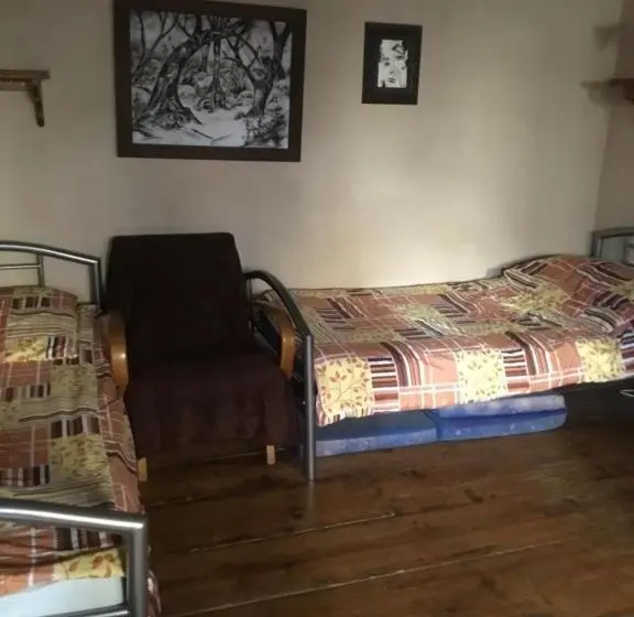 ルームシェアのワンベッド, Hostelskippy