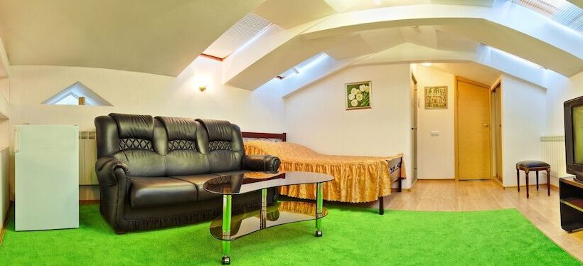 デラックススタジオ, Slavia