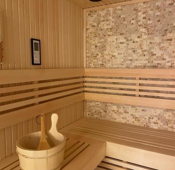 מיטת קינג בסוויטה, Masseria Torre Rossa