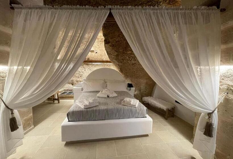 מיטת קינג בסוויטה, Masseria Torre Rossa