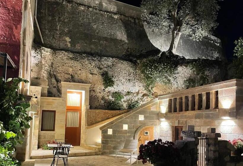 מיטת קינג בסוויטה, Masseria Torre Rossa