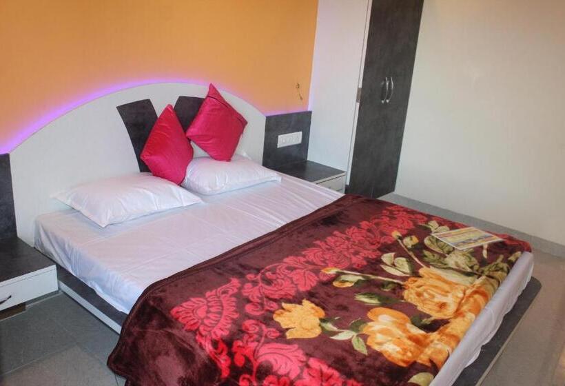 Standardrum, Megafarm Inn