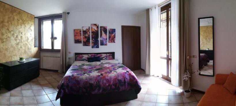 غرفة قياسية مزوَّدة بشُرفة, Foresteria Sirio