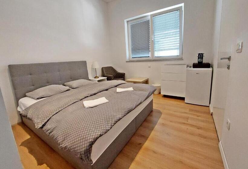 اتاق استاندارد سه نفره, Deluxe Tivoli Suites