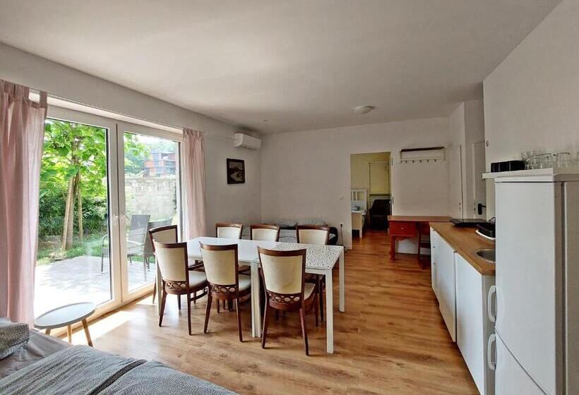 آپارتمان 1 خوابه همکف, Deluxe Tivoli Suites