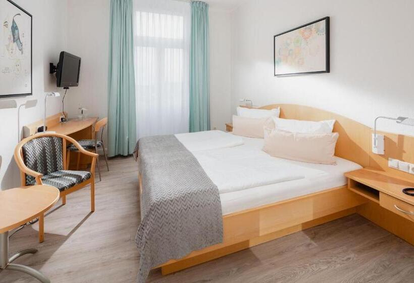 Номер Deluxe, Künstlerhaus