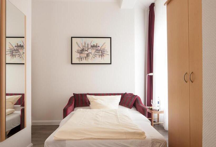 Трехместный Номер Deluxe, Künstlerhaus