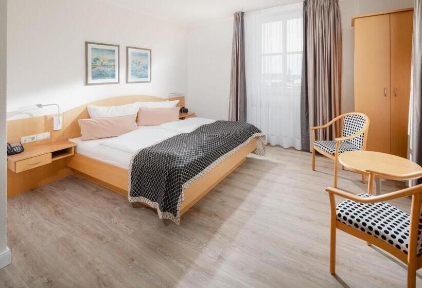 Трехместный Номер Deluxe, Künstlerhaus