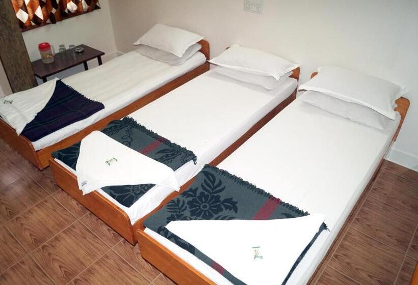 家庭间, Sri Kumara Lodge