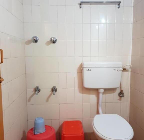 家庭间, Sri Kumara Lodge