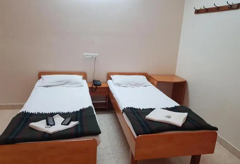 اتاق اکونومی, Sri Kumara Lodge