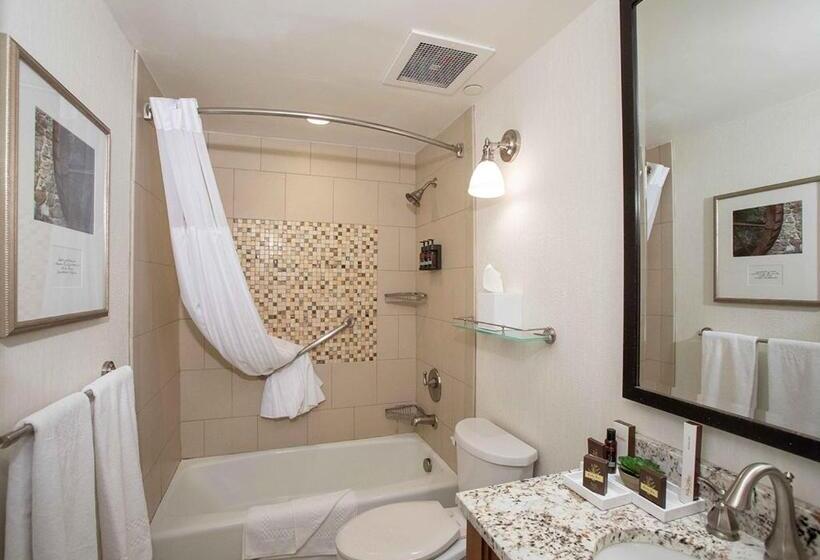 חדר דלוקס, Boar's Head Resort