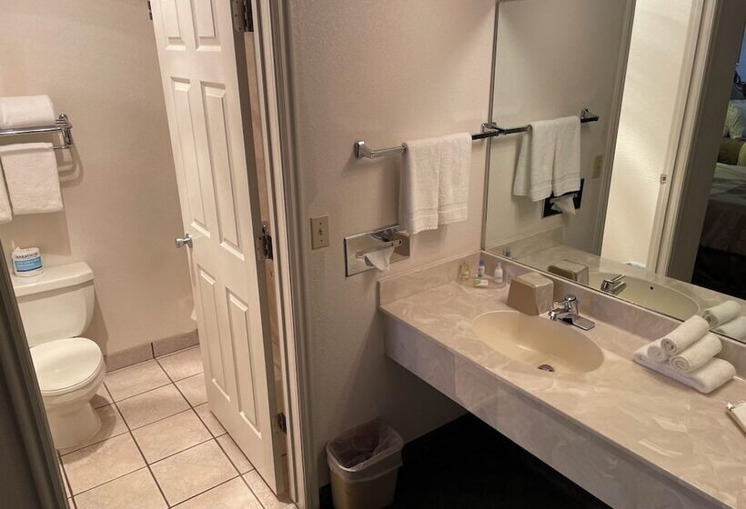 اتاق لوکس, Abajo Lodge